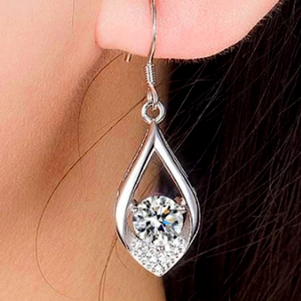 925 Sterling Silver & CZ Dangle Drop Earrings NWT - Picture 1 of 4
